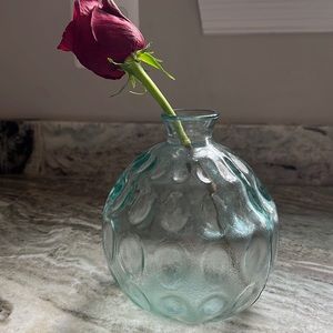 Clear glass vase